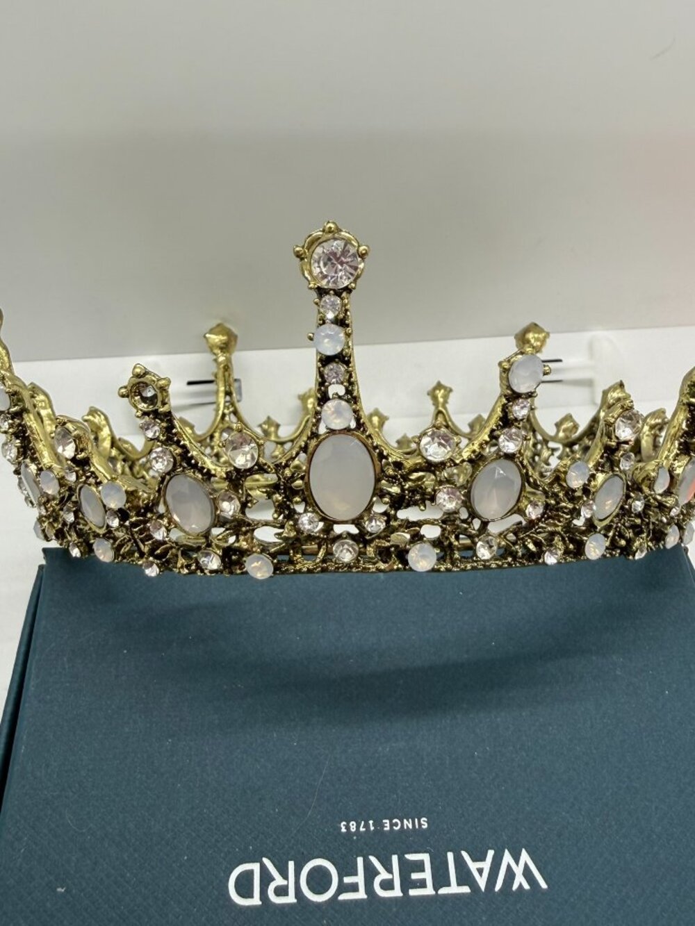 Crown - Picture 5 of 7